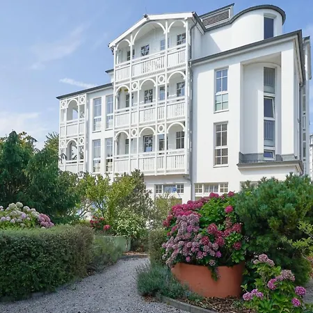 Lejlighed Stilvolle Mit Gemuetlichem Balkon In *