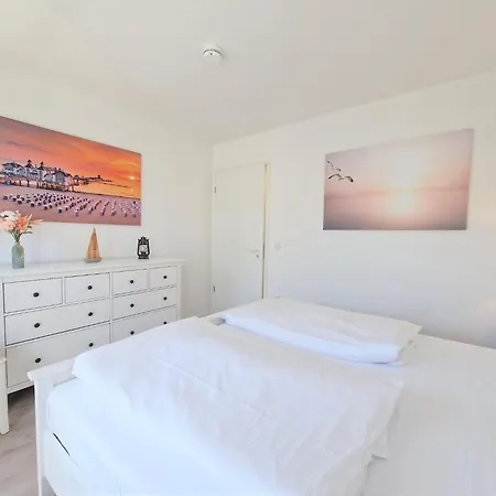 Stilvolle Mit Gemuetlichem Balkon In Apartment *